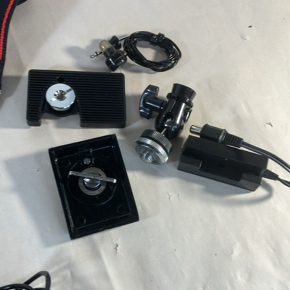 Miscellaneous Photo Gear Video Light, Remote Control, Power Adapter, Strap - Picture 8 of 8